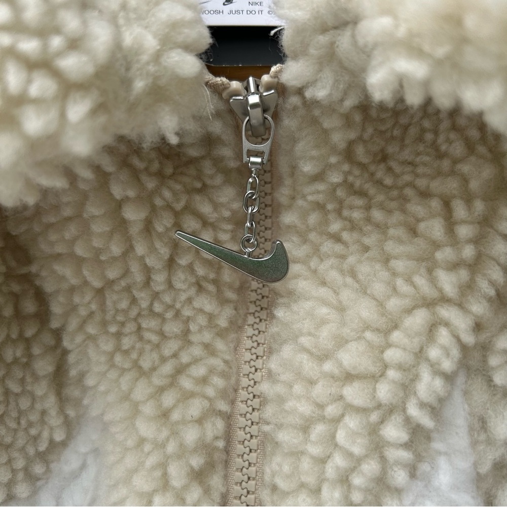 Nike Sportswear Swoosh Oversize Sherpa Jacket Women XL Rattan Sail DV7073206 NWT - Picture 6 of 13